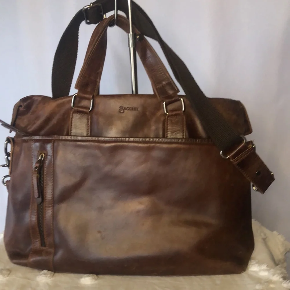 BACCINI Leandro cognac brown distressed genuine leather laptop bag. Detach strap